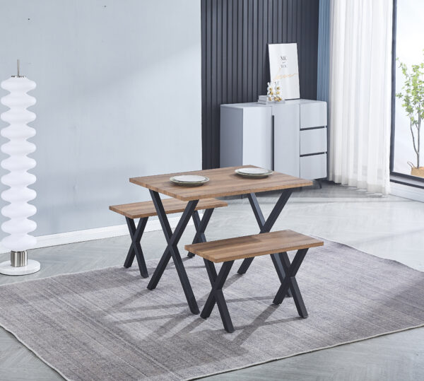 Mesa de comedor pequeña con patas cruzadas de metal y tablero de madera, diseño moderno y minimalista