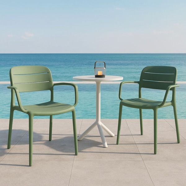 Silla de exterior apilable con brazos modelo Miami – polipropileno resistente en varios colores