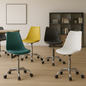 Silla de oficina Curroflex con asiento tapizado, estructura de polipropileno y base cromada con ruedas, en color mostaza.